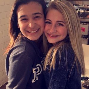 Meet your Posher, Chloe